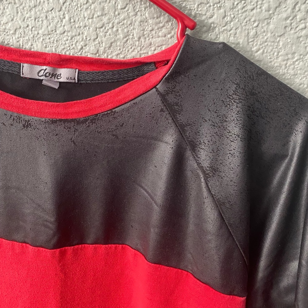 Tee - Picture 2 of 3